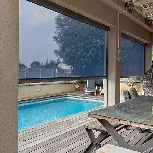 וילון גלילה חיצוני לחצר