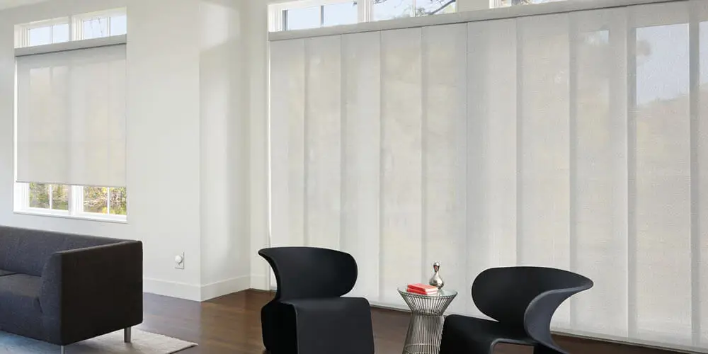 וילון פנלים בצבע לבן